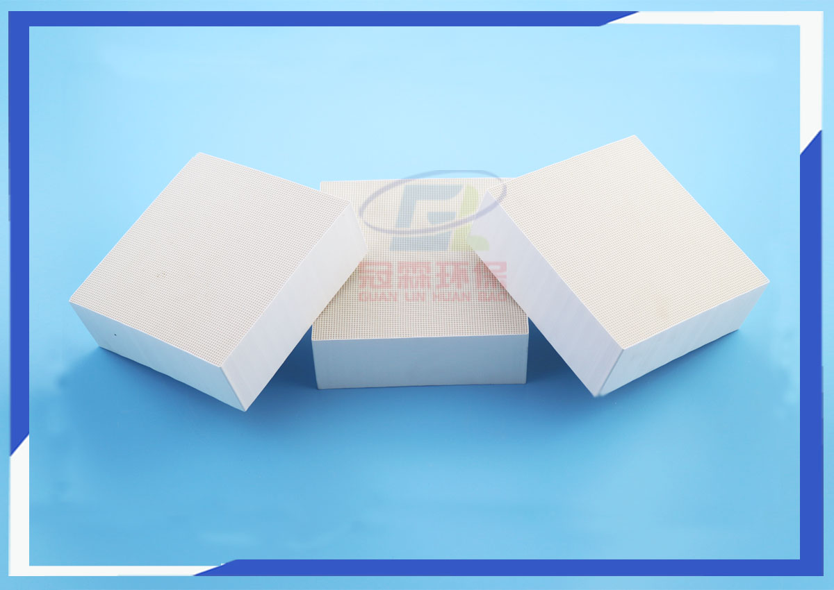 堇青石蜂窩載體